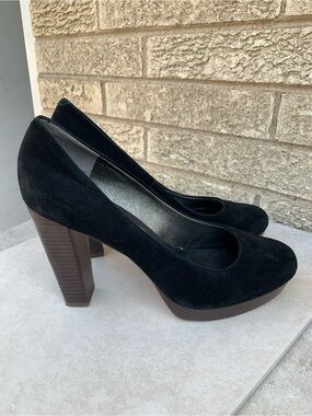 Banana Republic Black Suede Heels with brown chunky heels size 7.5